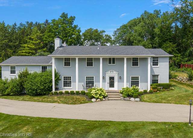 Property at 3060 Chickering Ln, Bloomfield Charter Township, MI 48302, 4 beds, 4.5 baths