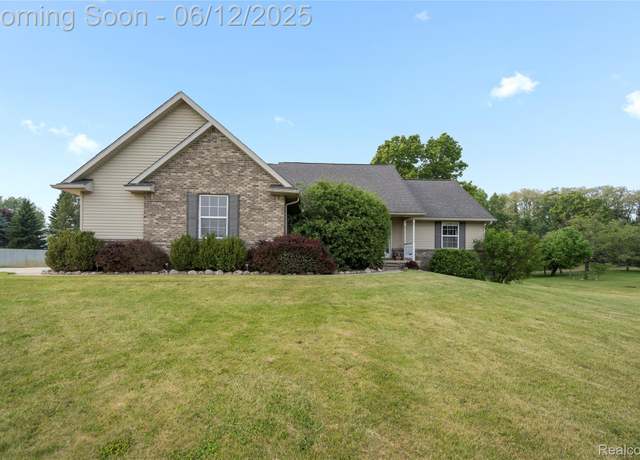 Property at 7467 Oceola Farms Ct, Howell, MI 48855, 4 beds, 2 baths