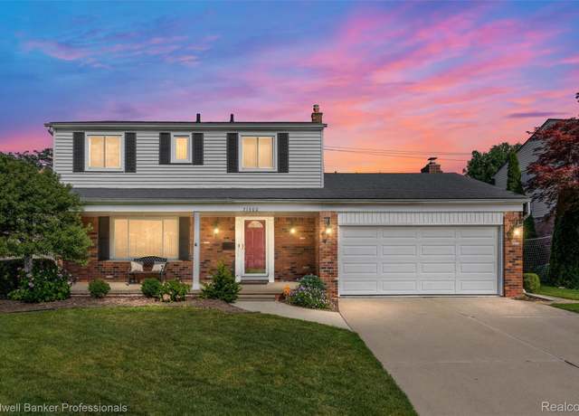 Property at 21600 Eastbrook Ct, Grosse Pointe Woods, MI 48236, 4 beds, 2.5 baths