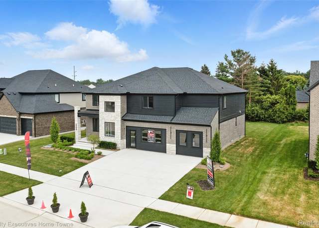 Property at 50246 Arcadia Dr, Macomb, MI 48042, 4 beds, 3.5 baths
