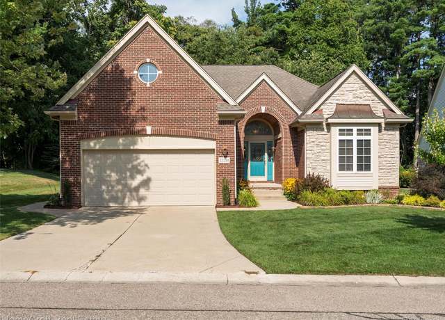 Property at 22210 Abington Dr, Farmington Hills, MI 48335, 3 beds, 2 baths