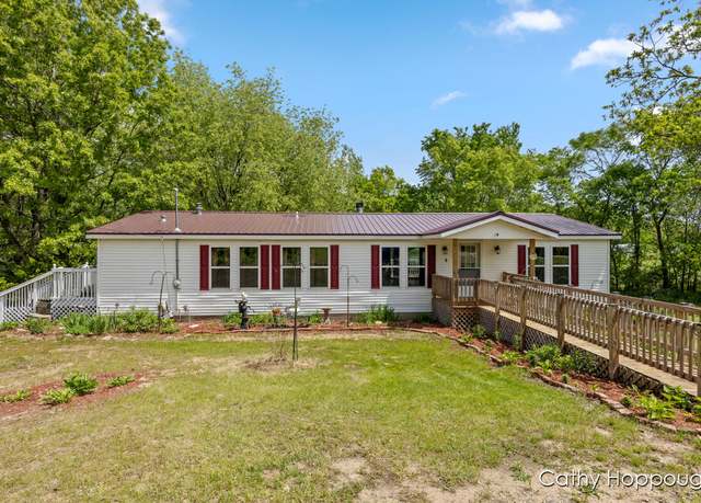 Property at 3079 E Bluewater Hwy, Ionia, MI 48846, 3 beds, 2 baths