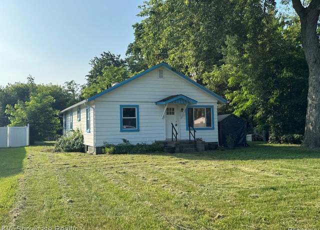 Property at 5821 Felske Dr, Brighton, MI 48116, 3 beds, 1 bath