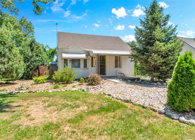 Property at 19578 Brentwood St, Livonia, MI 48152, 2 beds, 1 bath