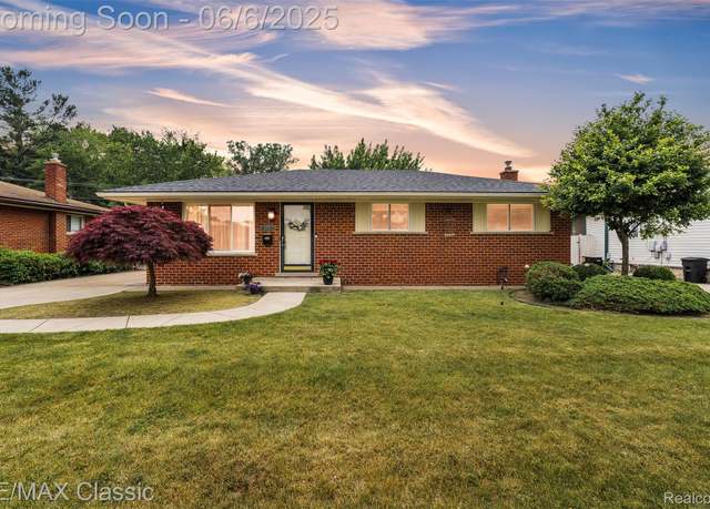 Property at 2596 Treadwell St, Westland, MI 48186, 3 beds, 1.5 baths
