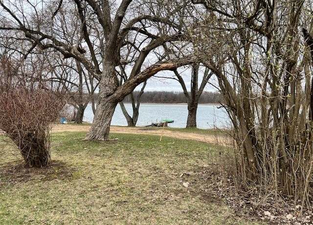 Property at 1625 Highland Park Dr, Highland, MI 48356, 1 bath