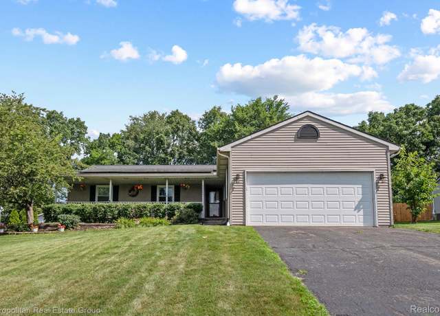 Property at 60520 Lamplighter Dr, New Hudson, MI 48165, 3 beds, 3 baths