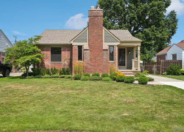 Property at 912 Cedar Hill Dr Dr, Royal Oak, MI 48067, 2 beds, 2 baths