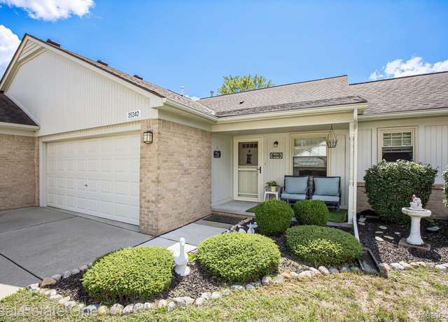 Property at 25342 Julianna Dr, New Baltimore, MI 48051, 2 beds, 1.5 baths
