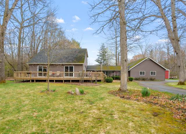 Property at 37842 Lake Shore Dr, Paw Paw, MI 49079, 3 beds, 2 baths