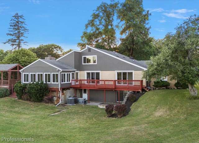 Property at 291 N Baldwin Rd, Clarkston, MI 48348, 5 beds, 3.5 baths
