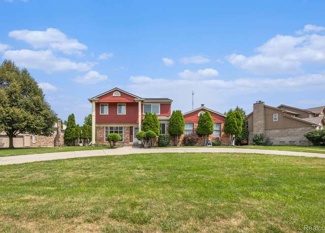 Property at 24890 Arden Park Dr, Farmington Hills, MI 48336, 4 beds, 3.5 baths