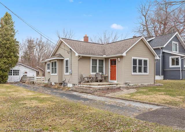 Property at 3173 Henrydale St, Auburn Hills, MI 48326, 2 beds, 1 bath