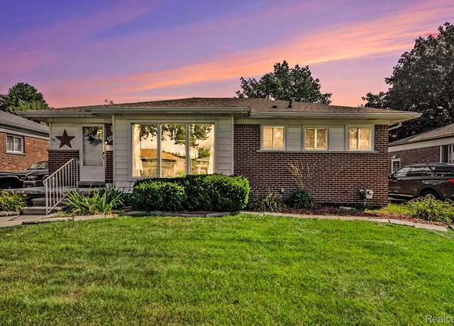Property at 25718 Harmon St, St Clair Shores, MI 48081, 3 beds, 1.5 baths