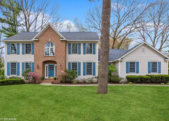 Property at 4326 White Pine Cir, St Joseph, MI 49085, 5 beds, 3.5 baths
