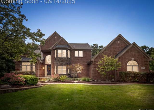 Property at 3139 Woodland Ridge Trl, Milford, MI 48380, 4 beds, 2.5 baths