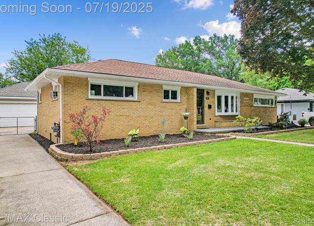 Property at 27264 Gilbert Dr Dr, Warren, MI 48093, 3 beds, 2 baths