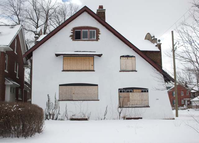 Property at 1257 Longfellow St, Detroit, MI 48202, 5 beds, 2.5 baths
