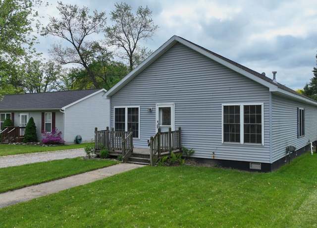 Property at 1670 Edwin Dr, Brighton, MI 48114, 3 beds, 2 baths