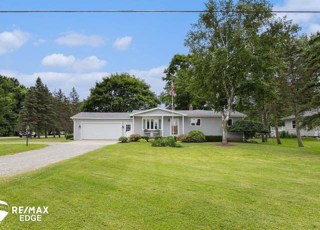 Property at 8208 E Potter Rd, Davison, MI 48423, 4 beds, 2.5 baths
