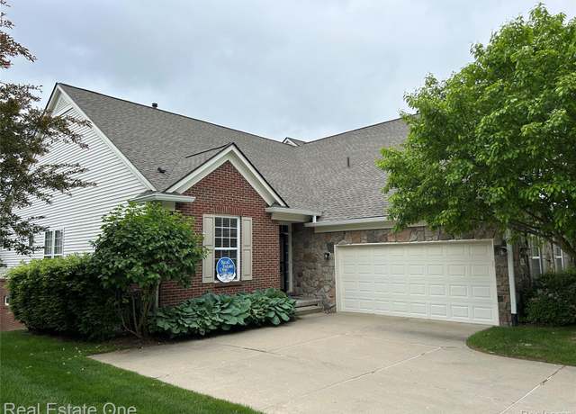Property at 748 Knolls Landing Dr, Milford, MI 48381, 3 beds, 2 baths