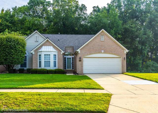 Property at 4193 Shorebrook Dr #68, Sterling Heights, MI 48314, 2 beds, 2 baths