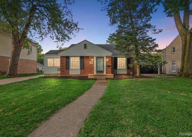 Property at 1108 Roslyn Rd, Grosse Pointe Woods, MI 48236, 2 beds, 1 bath