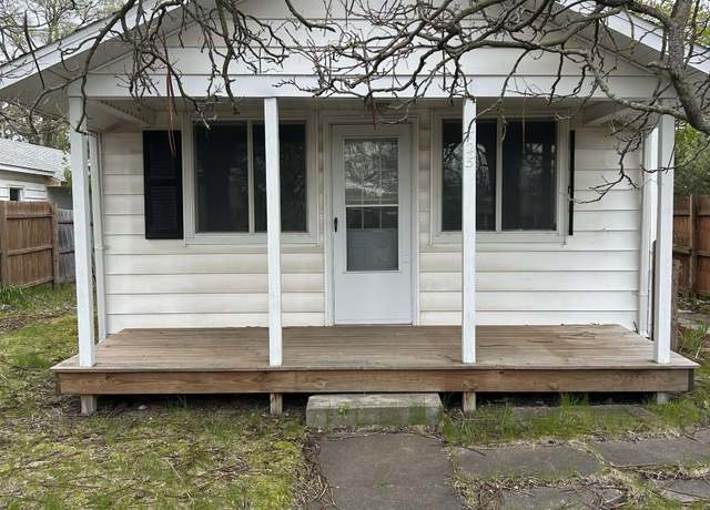 Property at 425 Barlow St, Traverse City, MI 49686, 1 bed, 1 bath