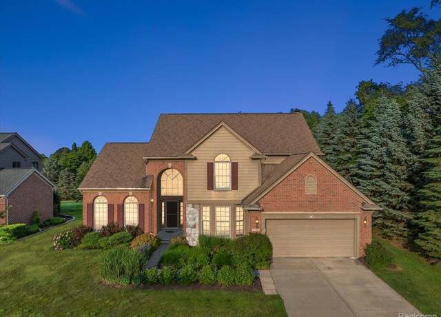 Property at 11700 Currin Ct, Plymouth, MI 48170, 4 beds, 3.5 baths