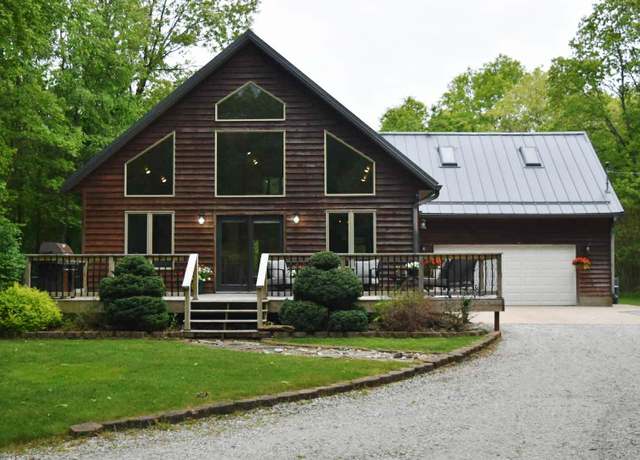 Property at 2735 Nestrom Rd, Muskegon, MI 49445, 3 beds, 2 baths