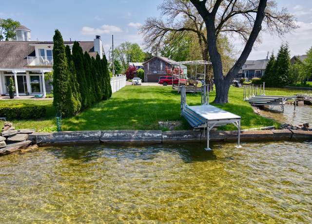Property at 1384 Rossdale Dr, Waterford, MI 48328