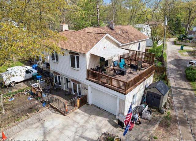 Property at 1735 Wickham, Commerce Charter Township, MI 48382, 4 beds, 3 baths