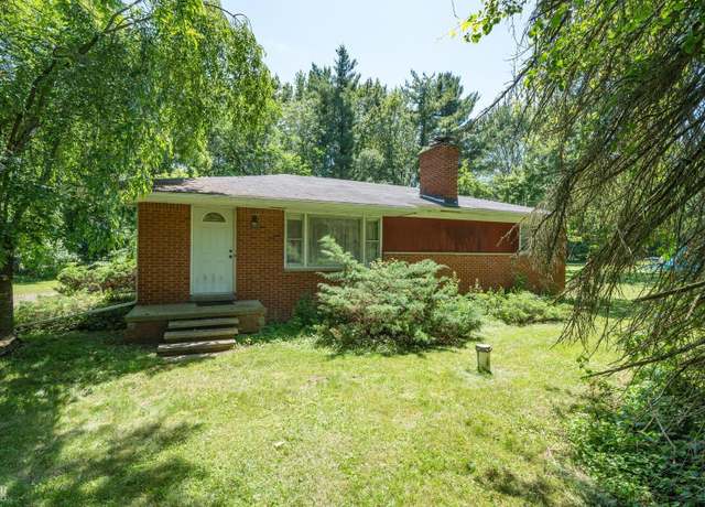 Property at 1755 W Avon Rd, Rochester Hills, MI 48309, 3 beds, 1 bath