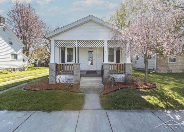 Property at 1303 S Warner St, Bay City, MI 48706, 2 beds, 1 bath