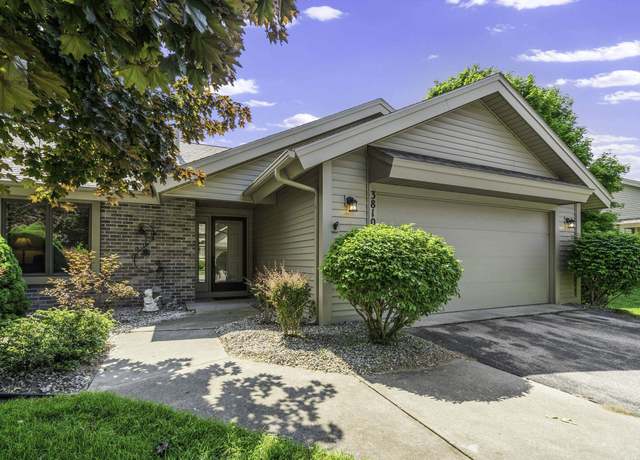 Property at 3810 Ridgeway Pl, Traverse City, MI 49684, 2 beds, 2.5 baths