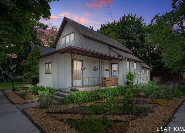 Property at 1000 Garfield Ave NW, Grand Rapids, MI 49504, 3 beds, 1 bath