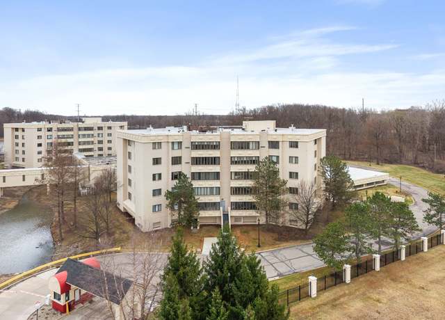 Property at 43100 12 Oaks Crescent Dr #3022, Novi, MI 48377, 2 beds, 2 baths