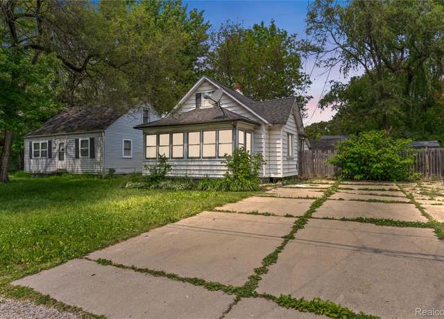 Property at 3120 Stratford St, Flint, MI 48504, 3 beds, 1 bath