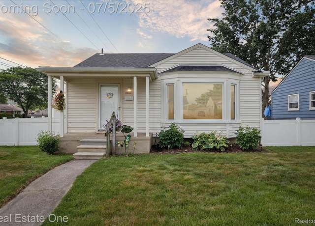 Property at 29415 Sheridan St, Garden City, MI 48135, 3 beds, 2 baths