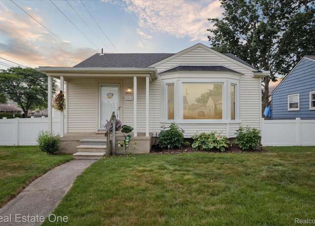 Property at 29415 Sheridan St, Garden City, MI 48135, 3 beds, 2 baths