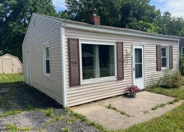 Property at 2117 E Buder Ave, Flint, MI 48529, 2 beds, 1 bath