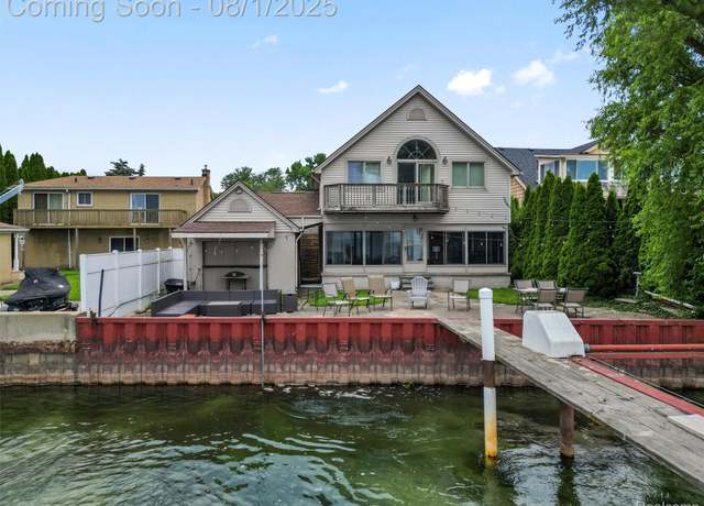 Property at 34338 Jefferson Ave, Harrison Township, MI 48045, 3 beds, 2.5 baths