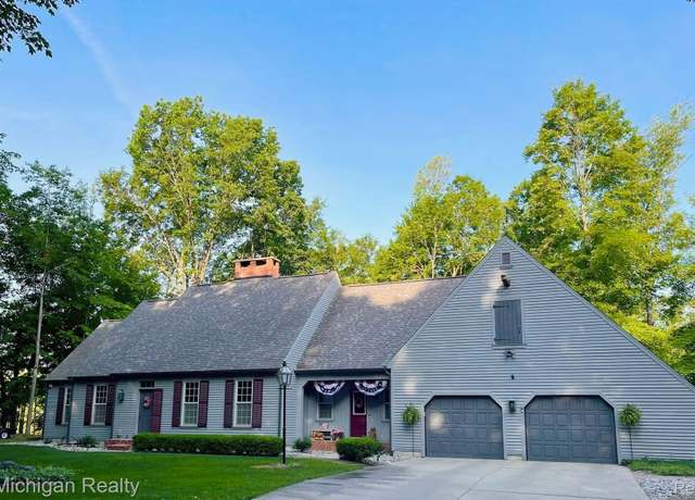 Property at 4909 Barnstable Ln, Lansing, MI 48906, 4 beds, 3 baths