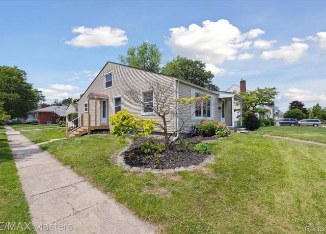 Property at 601 Saint Marys Ave, Monroe, MI 48162, 3 beds, 1.5 baths