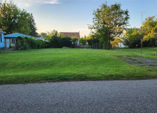 Property at 1497 Williamson E Williamson Ave, Burton, MI 48529