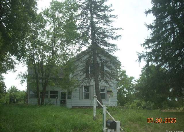 Property at 5536 E Newburg Rd, Durand, MI 48429, 4 beds, 2 baths
