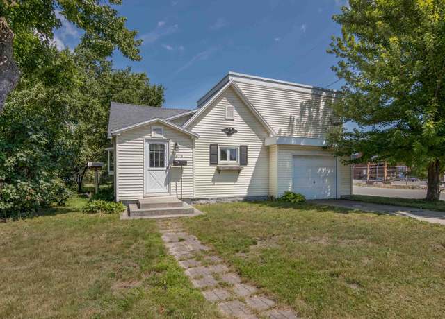 Property at 213 E Thirteenth St, Traverse City, MI 49684, 3 beds, 1 bath