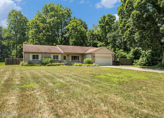 Property at 55979 Mound Rd, Shelby Twp, MI 48316, 4 beds, 1.5 baths