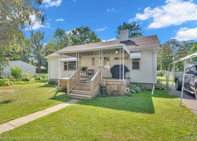Property at 6130 2nd St, Mayville Village, MI 48744, 3 beds, 1 bath