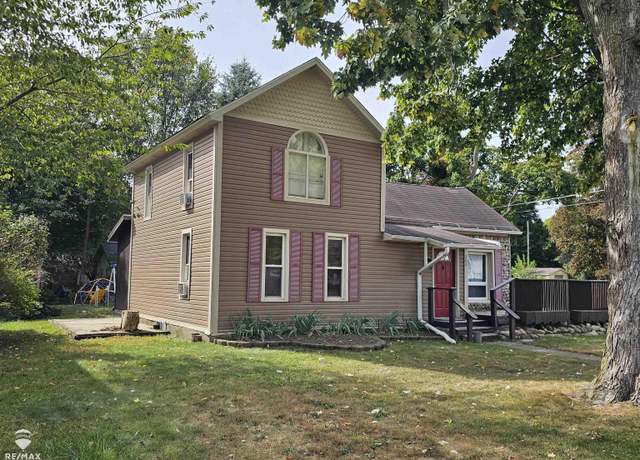 Property at 202 E Main St, Elsie, MI 48831, 3 beds, 1.5 baths